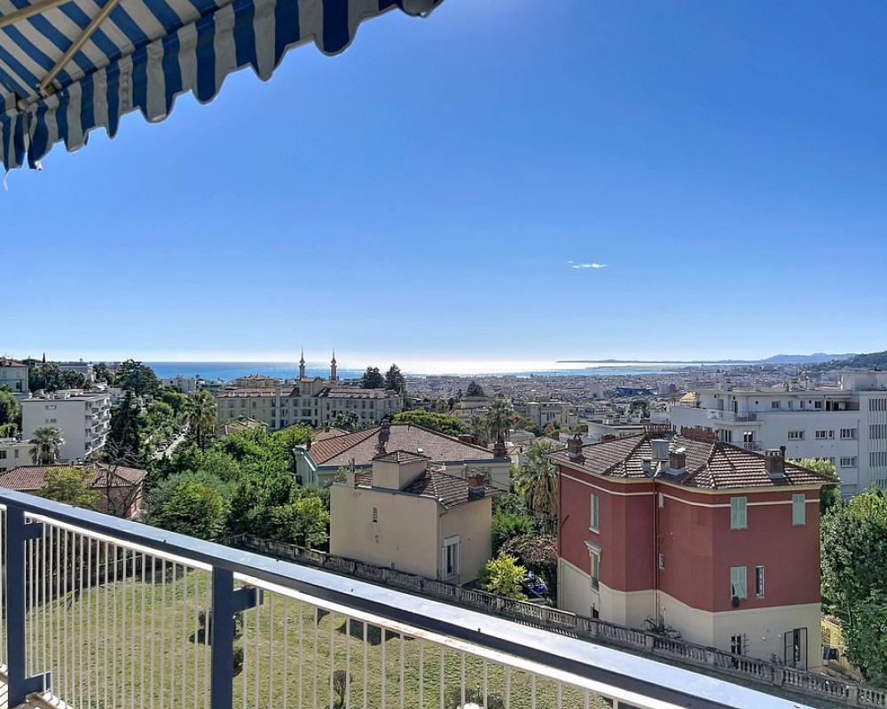 Apartment  - 3 rooms  - 82.41 m² -  €575,000 - For sale 