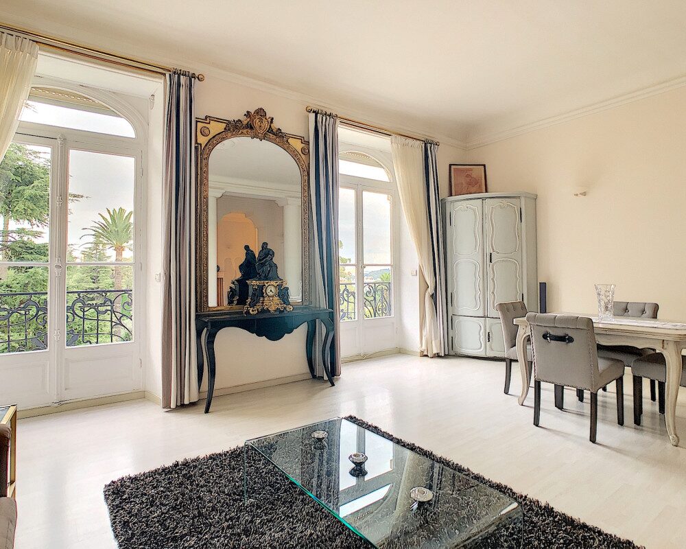 Nice - Winter Palace - A Large and Peaceful 3 Bedrooms Apartment       