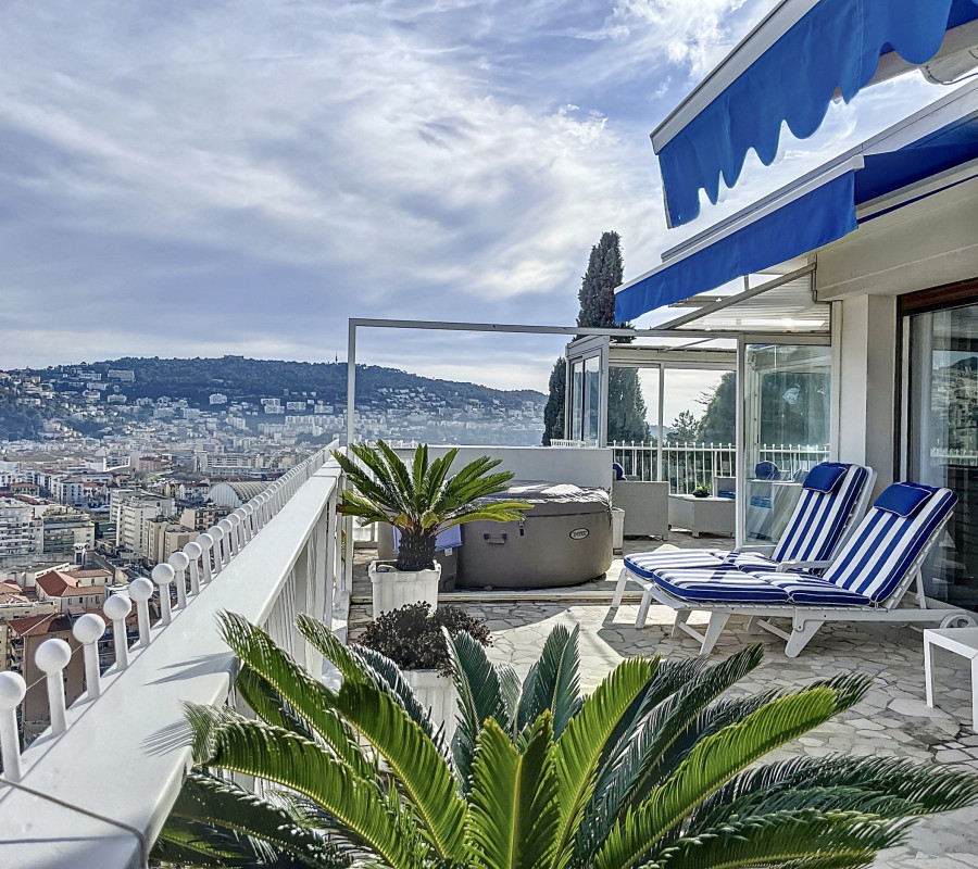 Roof terrace in the heart of Cimiez