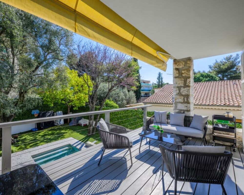 House  - Bastide / Mas  - 7 rooms  - 287.58 mÂ² -  â¬1,990,000 - Under agreement 
