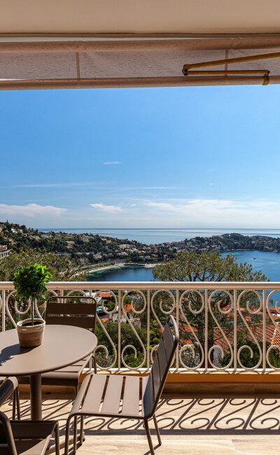 Panoramic terrace in Villefranche-sur-Mer apartment, Corne d’Or