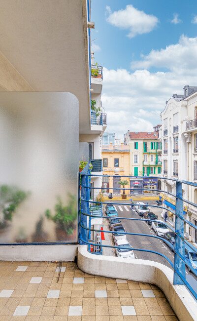 Living room apartment in Nice Wilson with outdoor space and balcony for sale