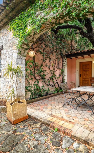532 sqm Mediterranean garden in absolute quiet, near the Chagall Museum in Nice