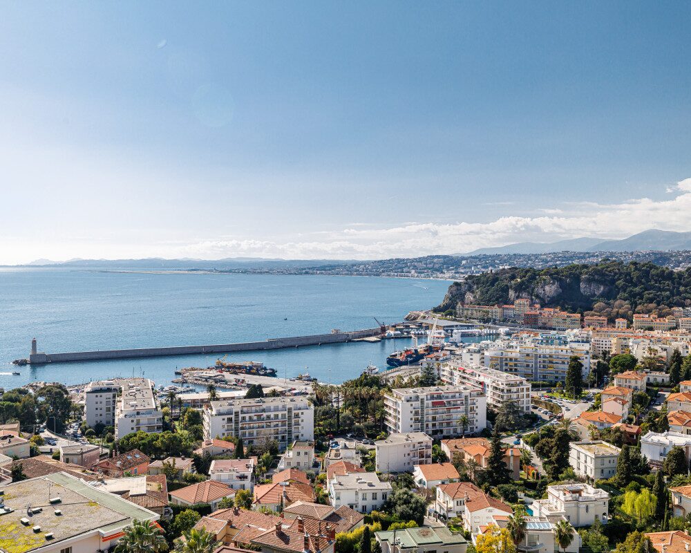 Nice – Mont Boron – Stunning 2-bedroom apartment of 75 sqm with terrace and panoramic view.