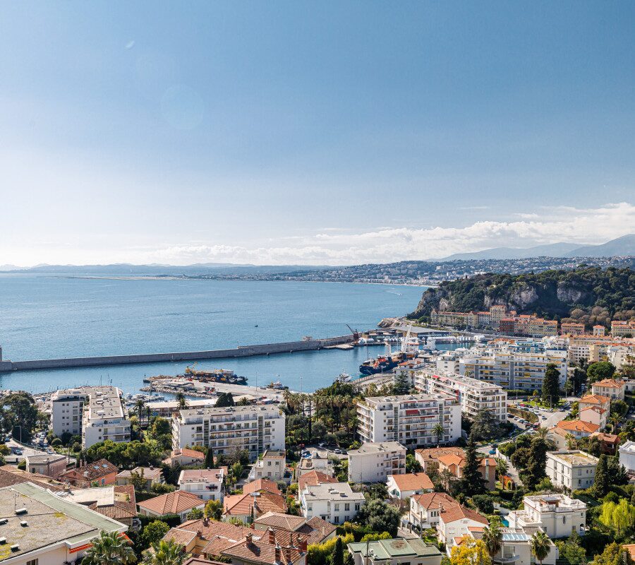 Nice – Mont Boron – Stunning 2-bedroom apartment of 75 sqm with terrace and panoramic view.