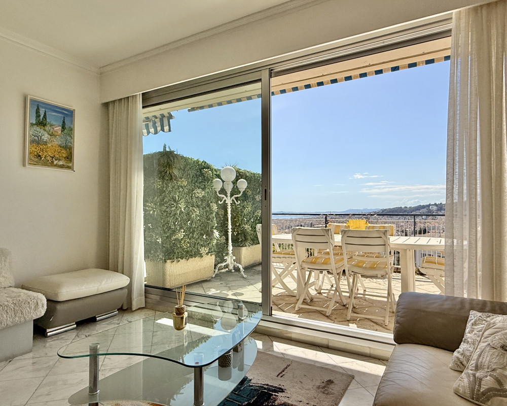 Nice Cimiez - Superbe appartement en dernier étage avec vue exceptionnelle mer et jardin