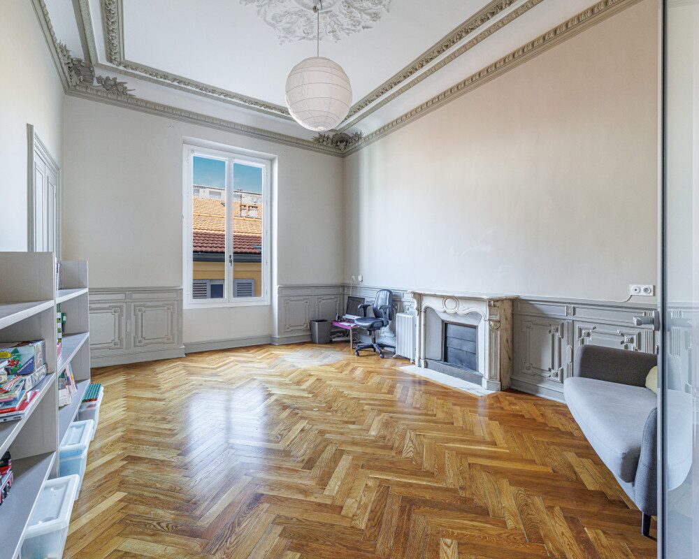 Nice Gioffredo - Stunning 6 rooms bourgeois apartment in the heart of the shopping district around Place Massena and close to the sea