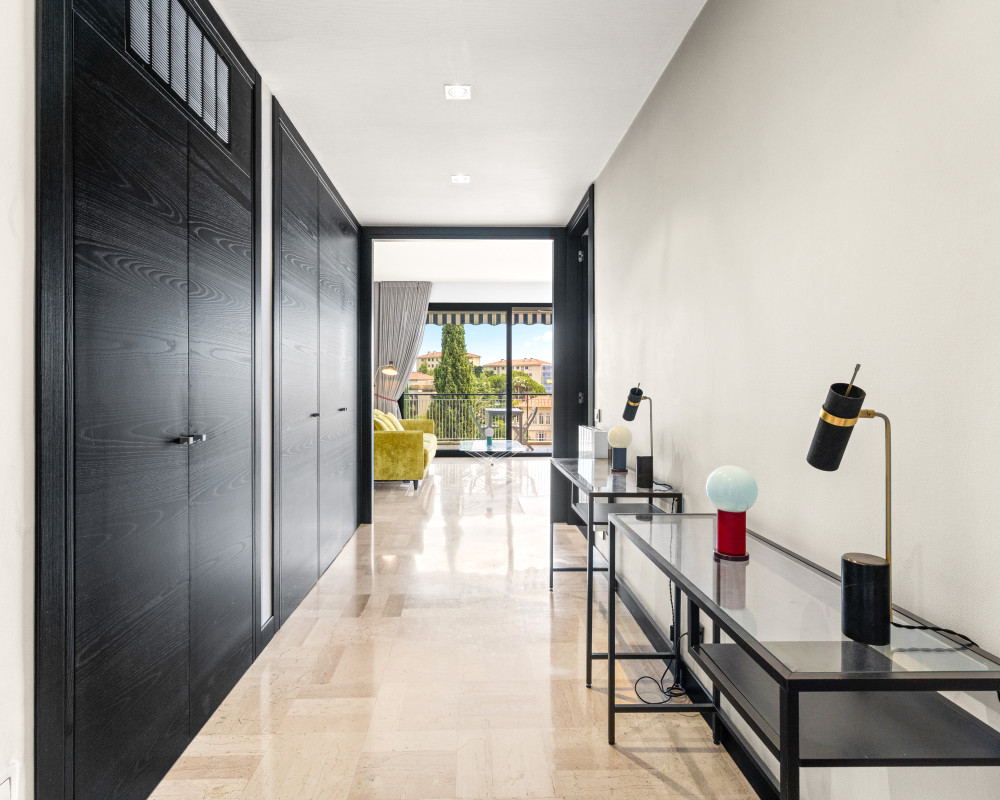 Apartment  - 2 rooms  - 72.45 mÂ² -  â¬2,100/month CC - To rent 