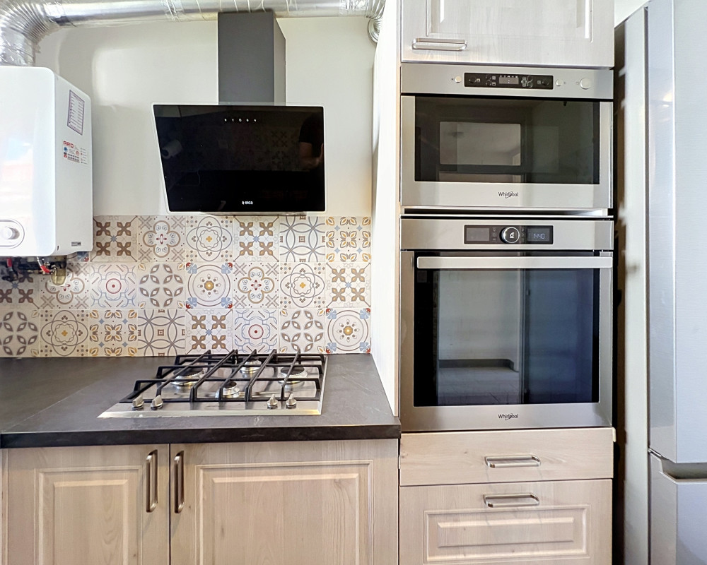 Apartment  - 2 rooms  - 57.05 mÂ² -  â¬1,000/month CC - To rent 