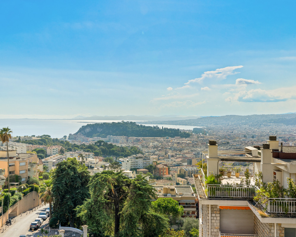 Nice â Mont Alban â Spacious 3-Bedroom Apartment of 89.05 sqm, Fully Renovated, with Terrace, Garage and Sea Views