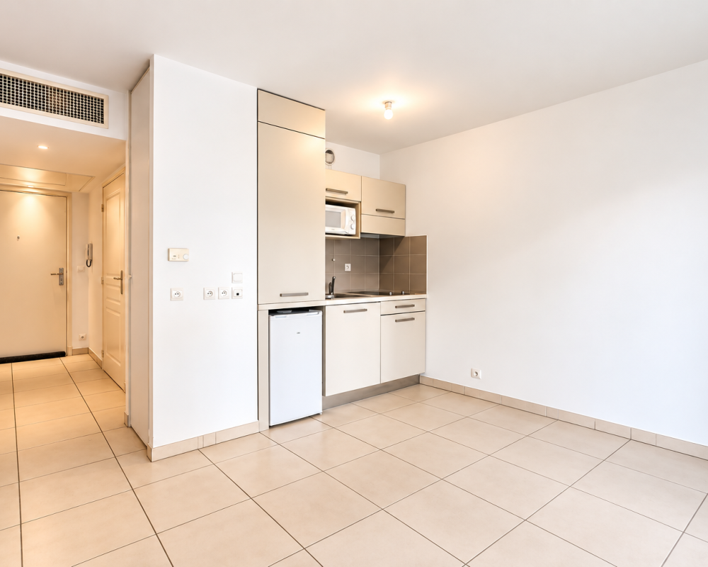 Nice â Riquier â Charming 21 sq.m studio apartment in a residence with caretaker and swimming pool