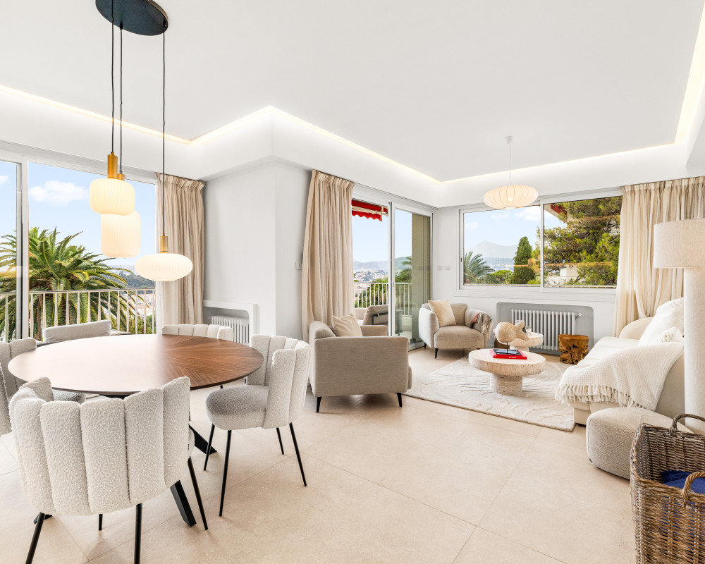 Nice â Mont Boron â Spacious 2-bedroom apartment of 88 sq.m, fully renovated, with terrace and panoramic views over the Baie des Anges