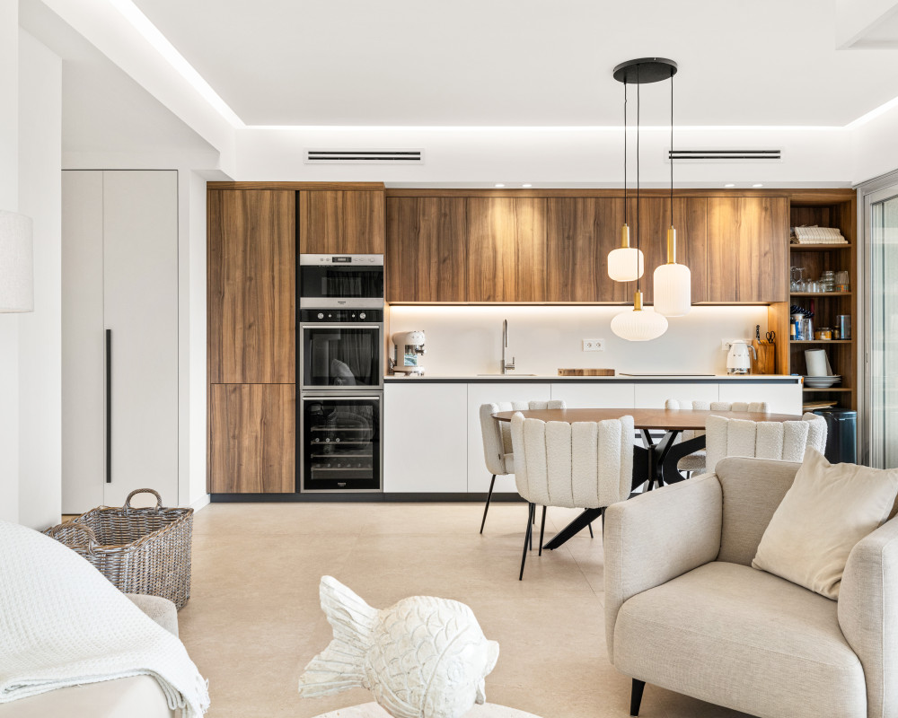 Nice â Mont Boron â Spacious 2-bedroom apartment of 88 sq.m, fully renovated, with terrace and panoramic views over the Baie des Anges