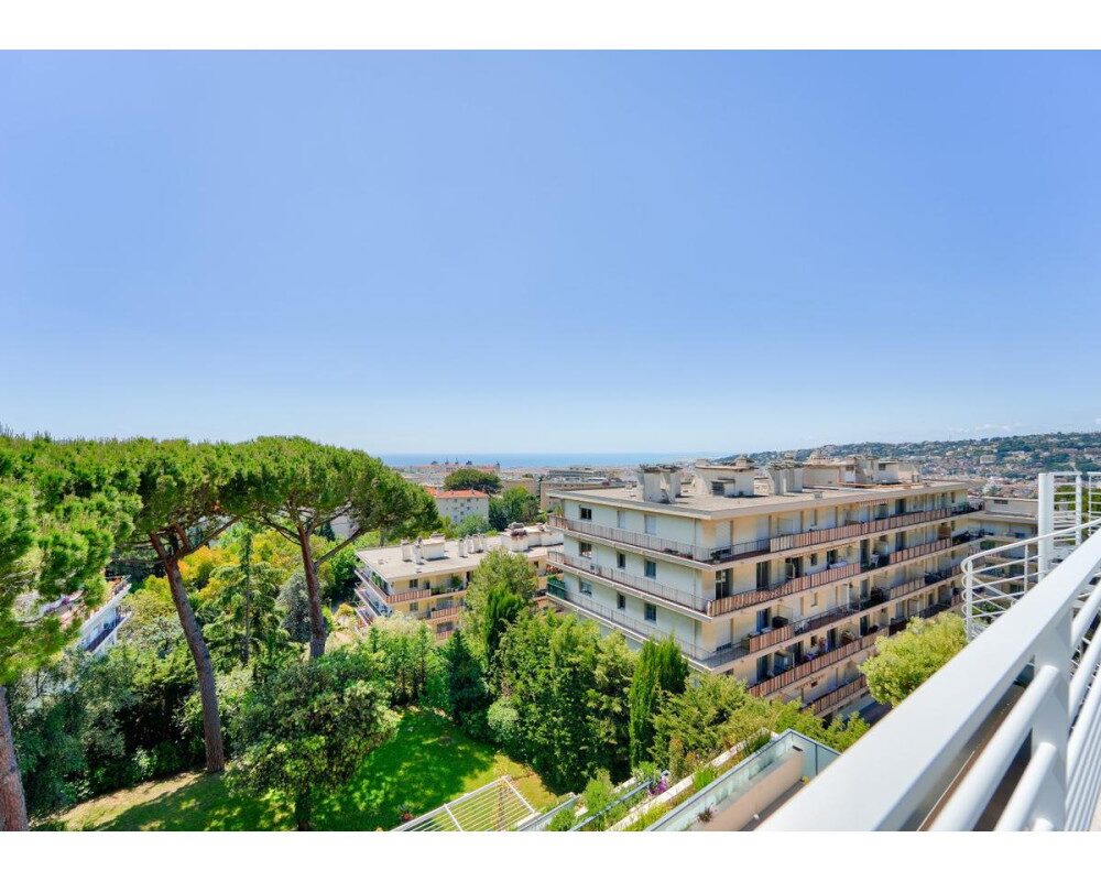  Nizza Cimiez - Raro - Terrazza sul tetto con 195m2 di superficie abitabile e due terrazze     