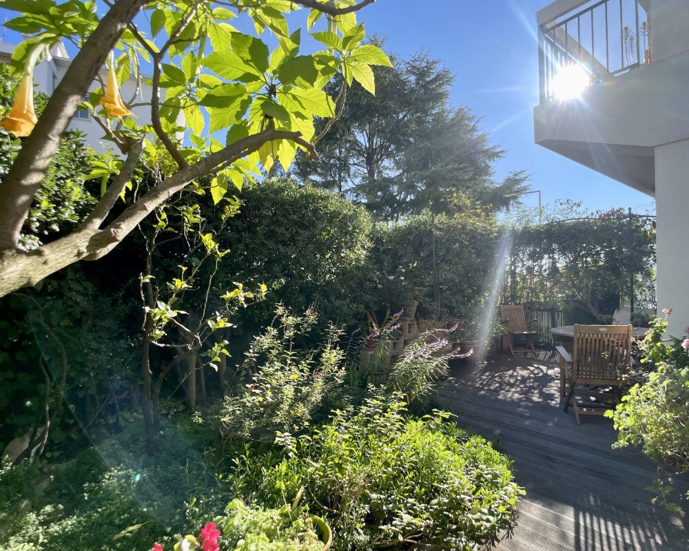 Nizza Cimiez - Ampio bilocale di 62mÂ² al piano giardino con 99mÂ² di spazio esterno 