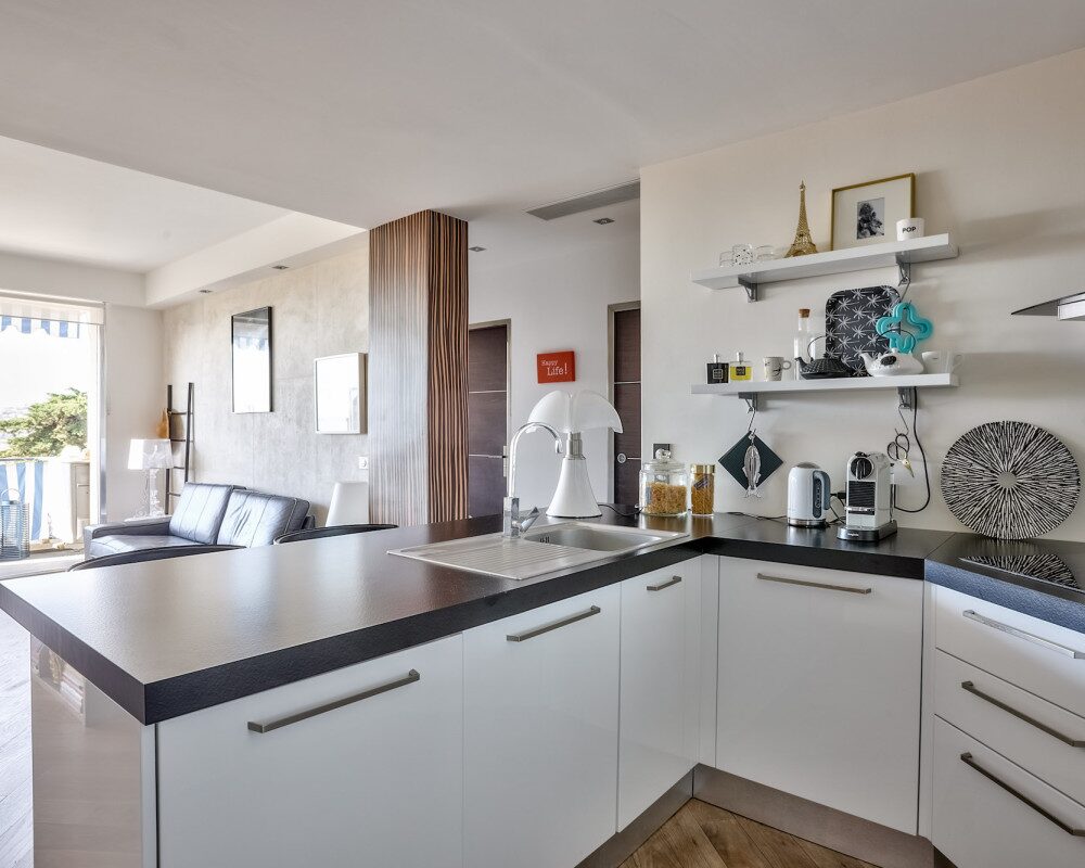 Nizza - Coeur Cimiez - In una magnifica residenza di lusso con 3 camere, vista mare e giardini                