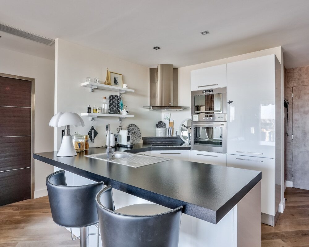 Nizza - Coeur Cimiez - In una magnifica residenza di lusso con 3 camere, vista mare e giardini                