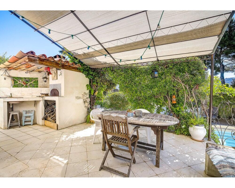 Casa  - Casa bifamiliare  - 7 stanze  - 137.0 mÂ² -  849.000 â¬ - Venduto 