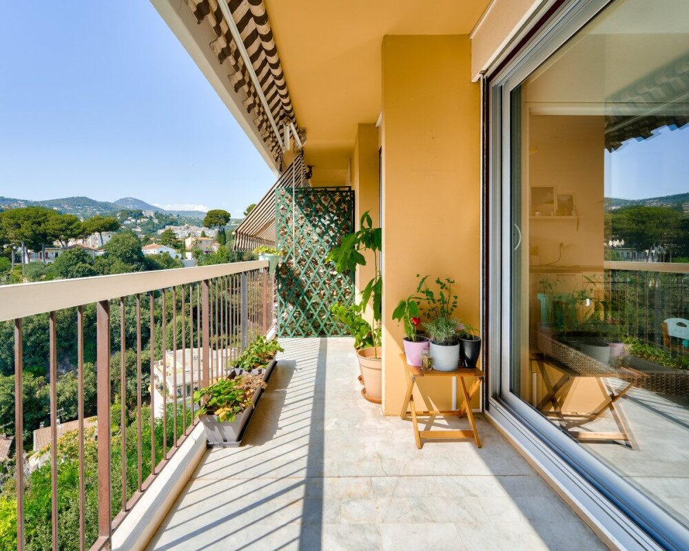 NICE CIMIEZ - 3 piÃ¨ces en excellent Ã©tat dans un rÃ©sidence avec piscine