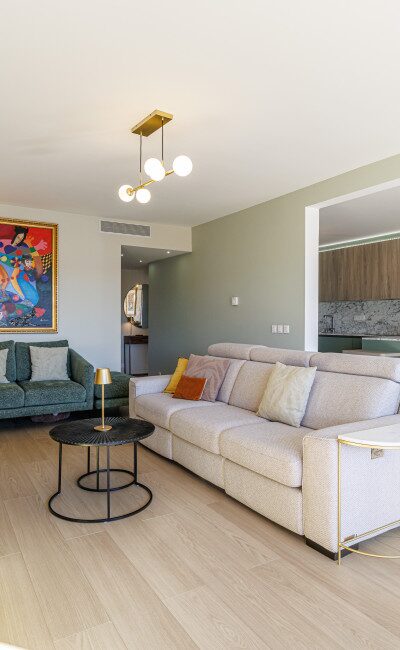 Duplex di 3 locali all’ultimo piano a Nizza Carré d’Or con terrazza a sud-ovest