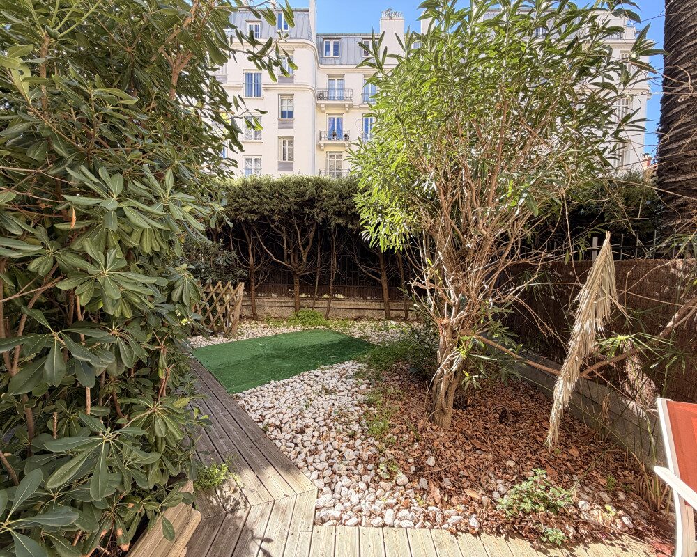Elegante bilocale con giardino privato nel cuore storico di Cimiez