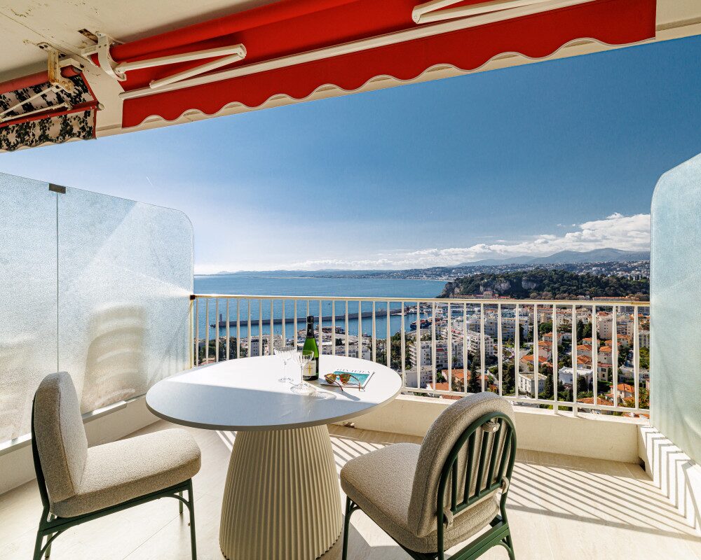 Nizza – Mont Boron – Magnifico trilocale di 75 m² con terrazza e vista panoramica.