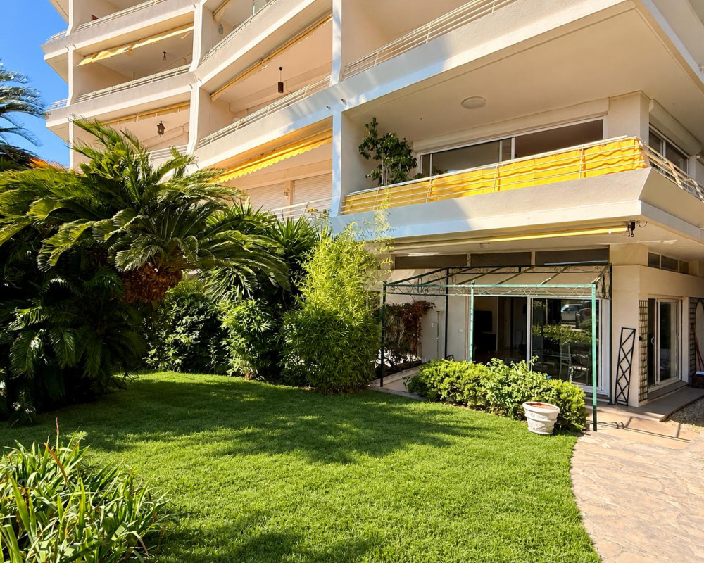 Nice Cimiez - Proche Centre ville et collège Stanislas, beau 3 pièces 87m2 en Rez de Jardin