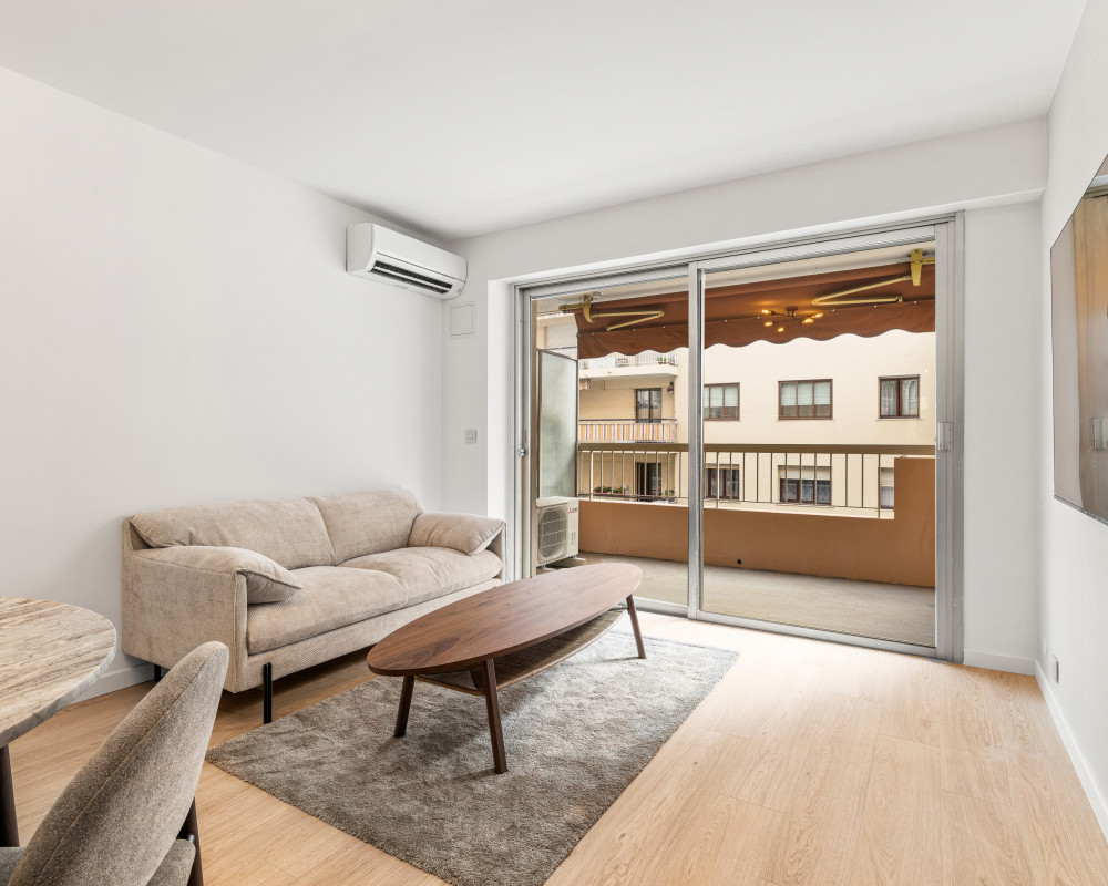Nizza â Le Port â Splendido trilocale di 60 mÂ² ai piani alti, completamente ristrutturato, con terrazze