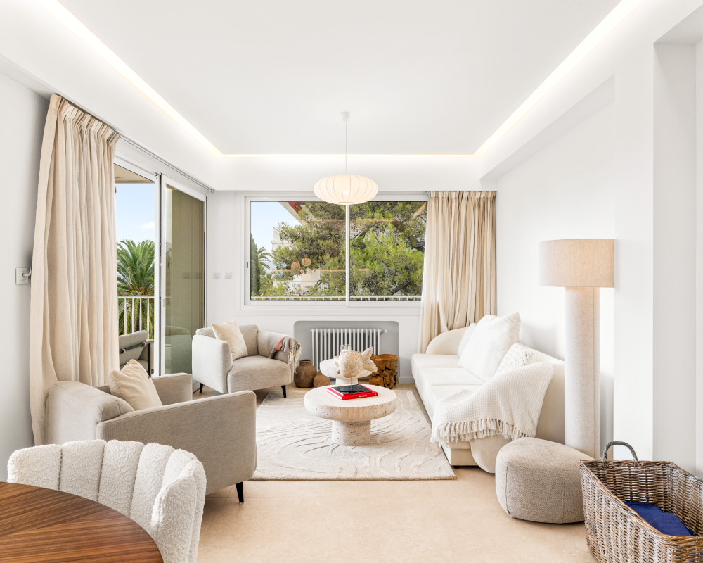 Nizza â Mont Boron â Ampio trilocale di 88 mÂ² completamente ristrutturato, con terrazza e vista panoramica sulla Baia degli Angeli