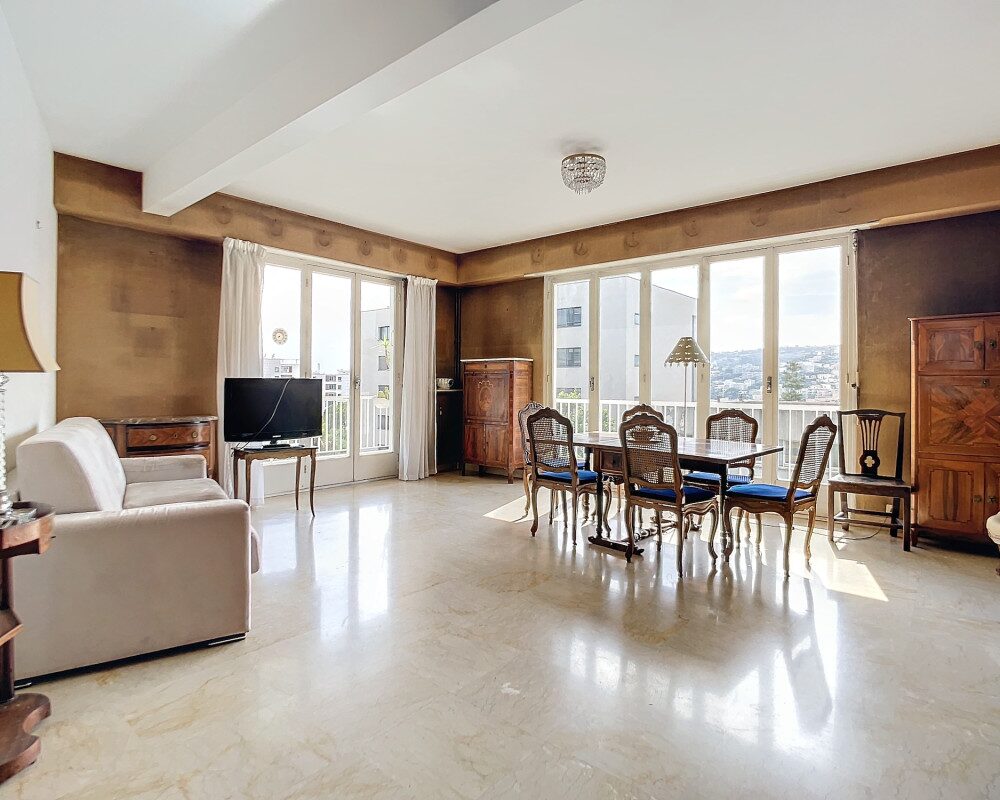 Grand 3 piÃ¨ces avec terrasse dans copropriÃ©tÃ© de standing
