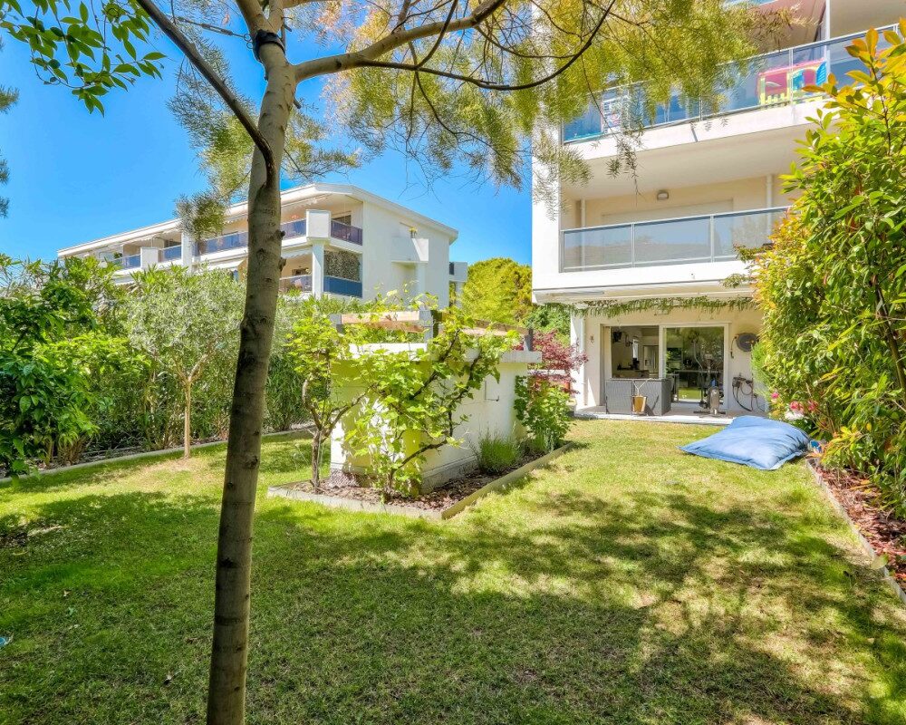Nice Cimiez - Appartement et son magnifique jardin avec jacuzzi