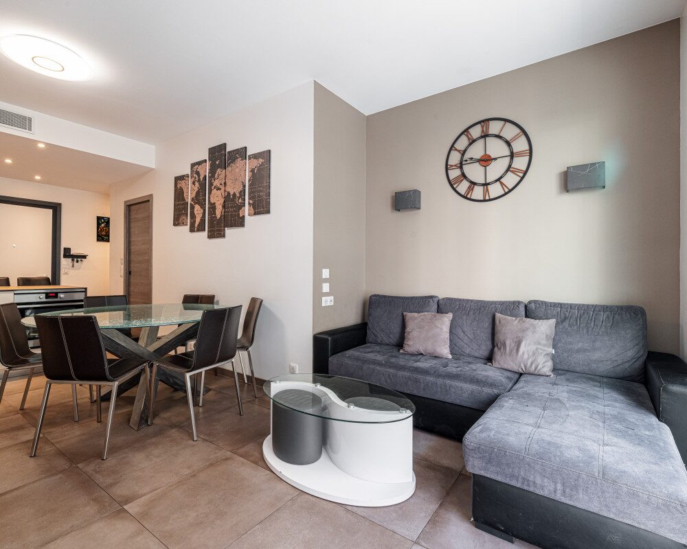 NICE - Musiciens - Bel appartement 3 piÃ¨ces rÃ©novÃ© en plein cÅur des Musiciens 