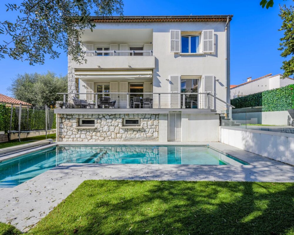 Maison  - Bastide / Mas  - 7 piÃ¨ces  - 287.58 mÂ² -  1 990 000 â¬ - Sous compromis 