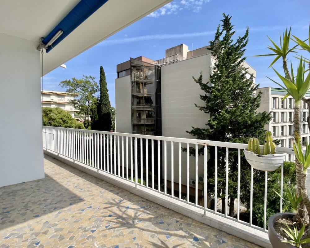 Grand 3 piÃ¨ces avec terrasse dans copropriÃ©tÃ© de standing