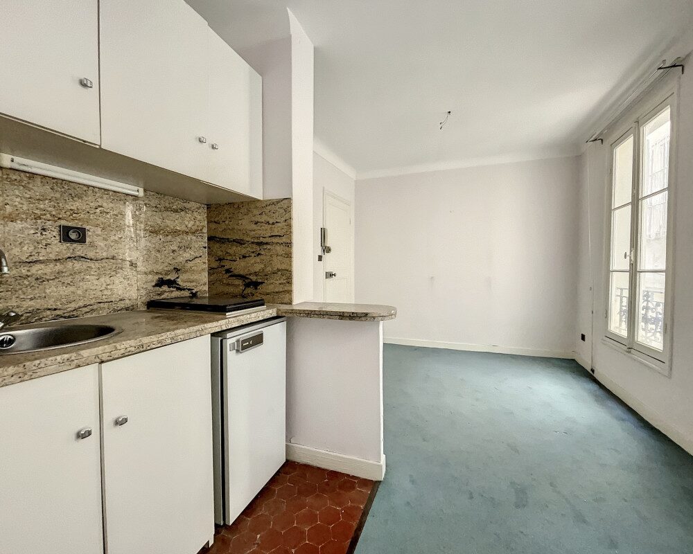 Studette 14.37 mÂ² dans l'annexe d'un superbe Palace au coeur de Cimiez              