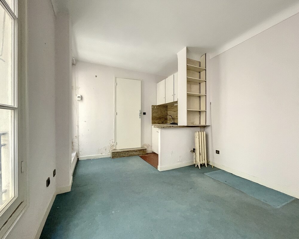 Studette 14.37 mÂ² dans l'annexe d'un superbe Palace au coeur de Cimiez              