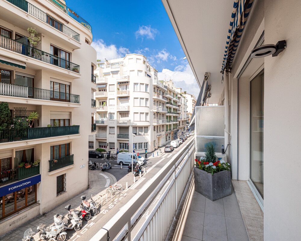 NICE - Musiciens - Bel appartement 3 piÃ¨ces rÃ©novÃ© en plein cÅur des Musiciens 