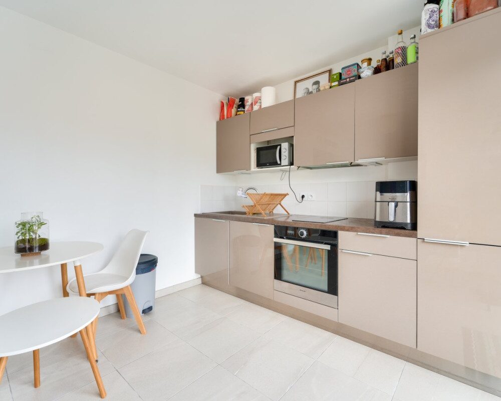 NICE - Cimiez - Beau studio de 26 mÂ² en dernier Ã©tage dans une rÃ©sidence rÃ©cente 