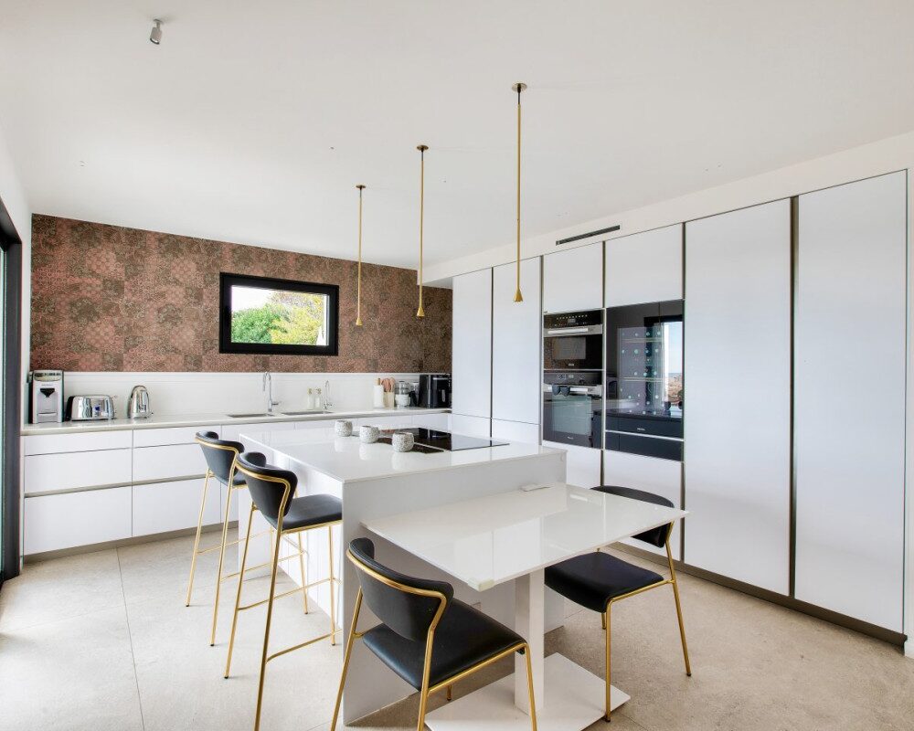 Magnifique appartement rÃ©novÃ© avec jardin et vue mer panoramique