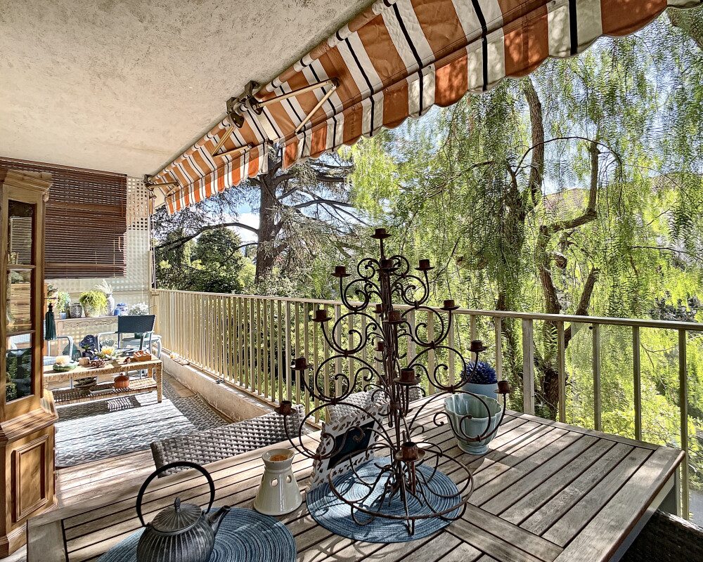Nice coeur Cimiez - Lumineux 3/ 4 piÃ¨ces 98 mÂ² au calme absolu       