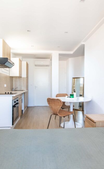 Appartement rénové au dernier étage Gambetta Nice