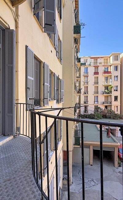 4 pièces dans immeuble Bourgeois Wilson Nice