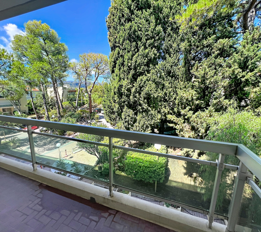 Appartement - Studio - 26.21 m² - 850 â¬/mois CC - à louer