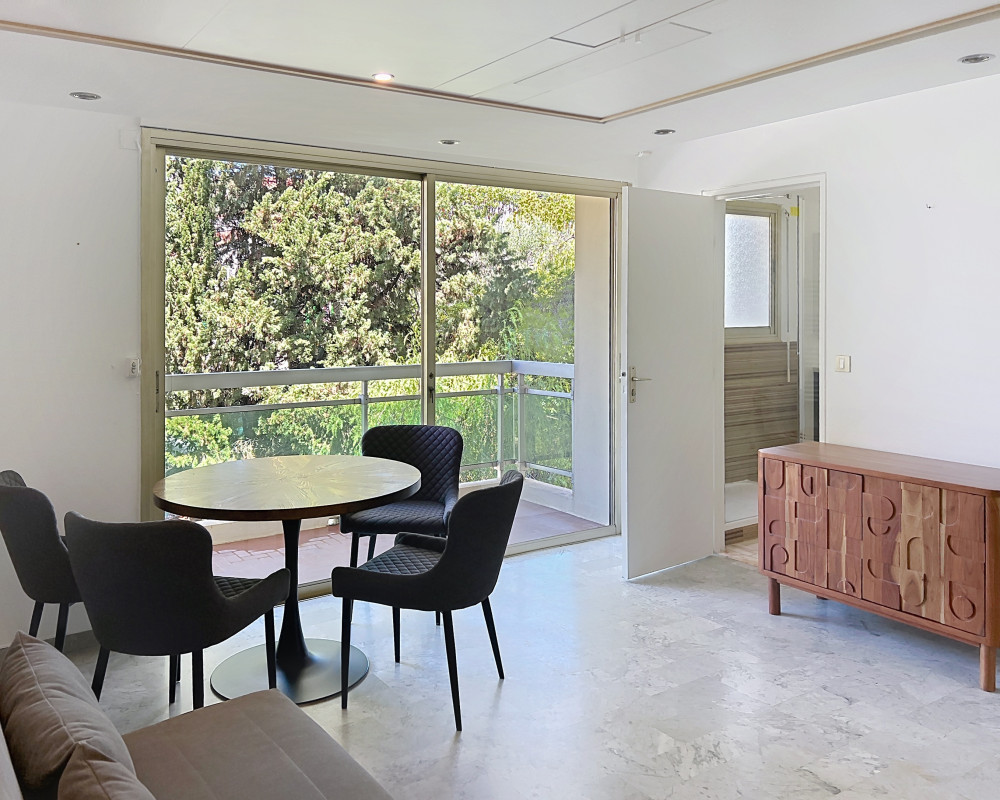 Appartement  - Studio  - 26.21 mÂ² -  850 â¬/mois CC - Ã louer 