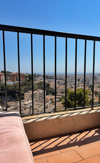 Appartement 3 pièces nice Chambrun terrasse vue mer