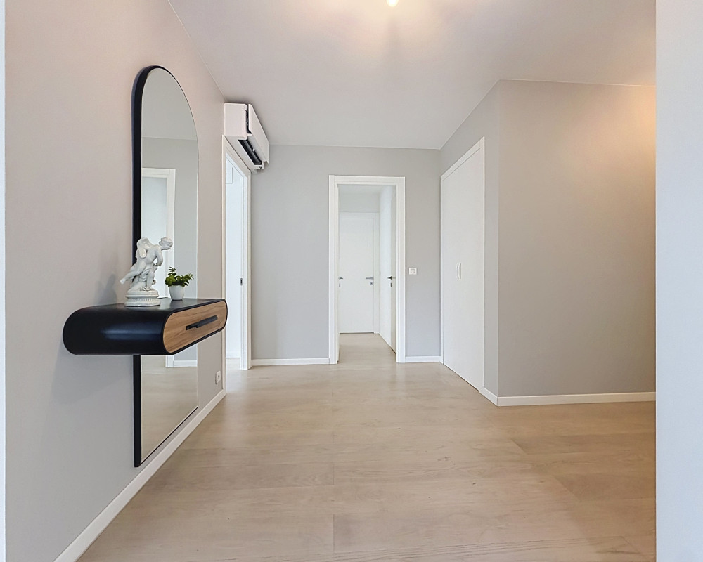 Appartement  - 5 pièces  - 122.78 m² -  710 000 € - À vendre 