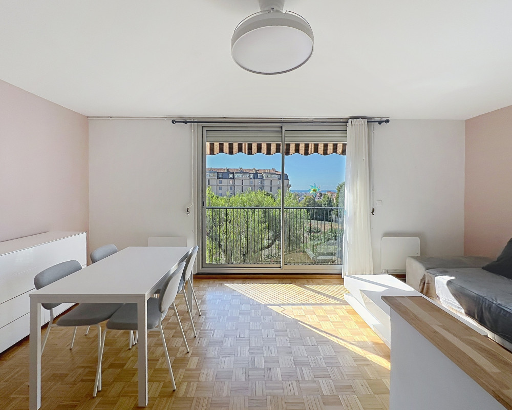 Appartement  - 2 piÃ¨ces  - 57.05 mÂ² -  1 000 â¬/mois CC - Ã louer 
