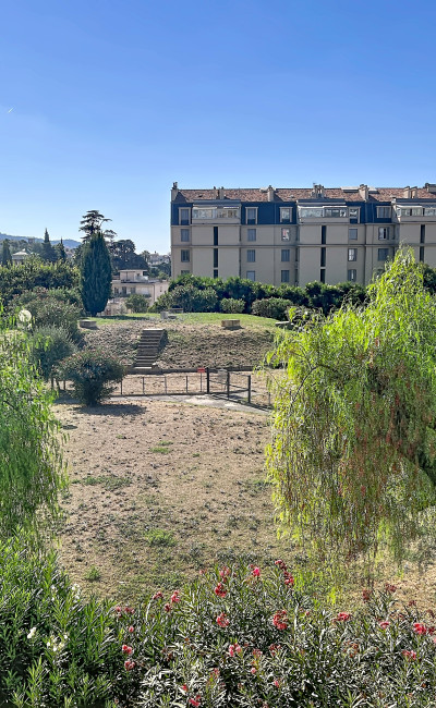 Appartement 2P Nice le ray vue mer